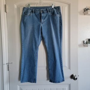 L.L. Bean Women's BeanFlex Jeans, Mid-Rise Straight-Leg size 16P